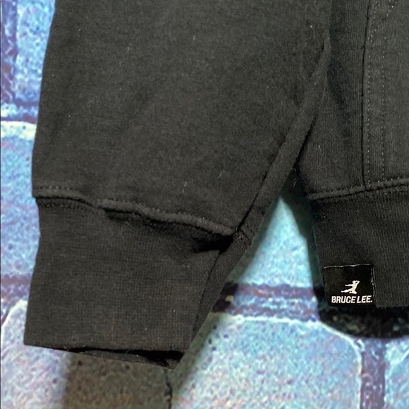 Bruce Lee Black Hoodie with Gold Dragon Design Size Medium - Picture 6 of 7